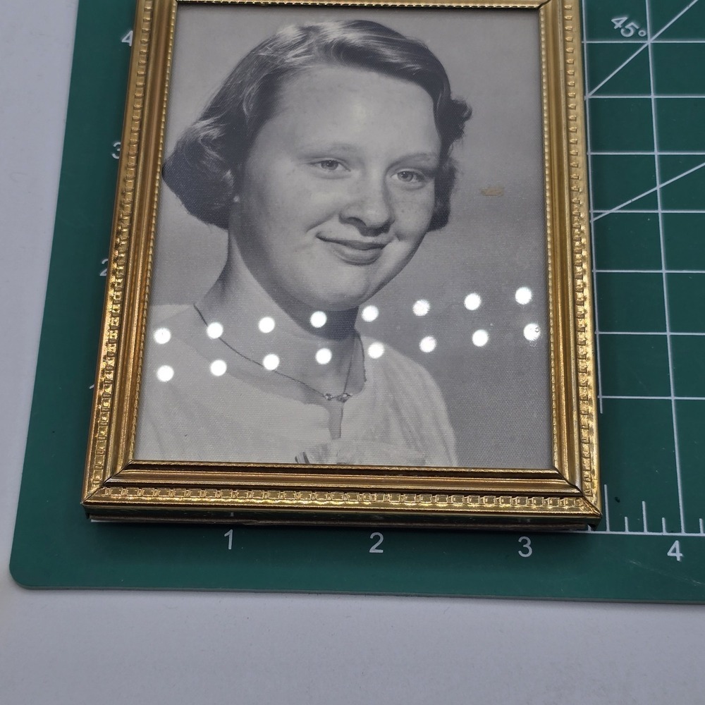 MCM Brass/Gold Tone Metal Picture Frames With Photo Of Teen Girl 70s - Picture 6 of 7